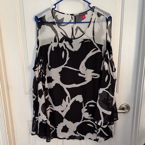 Vince Camuto 3X Black & White Floral Cold-Shoulder Chiffon w/black underlay